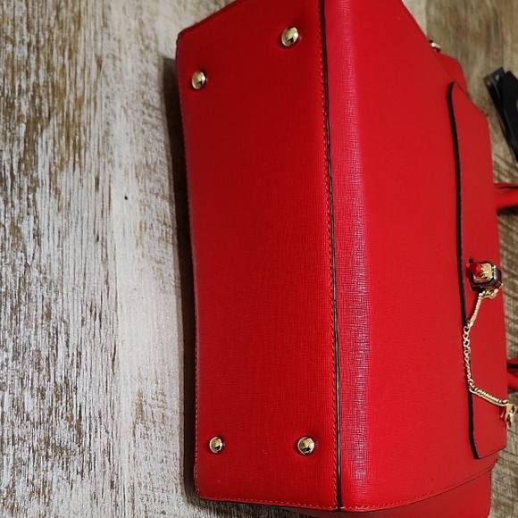 Chic Red Handbag with Gold Accents - Picture 6 of 13